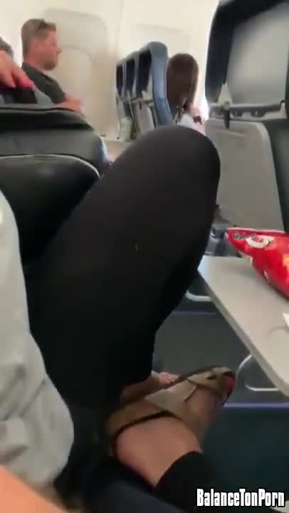 Doigtée dans l'avion
