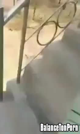 Une indienne se fait griller en train de tromper son mec sur un toit