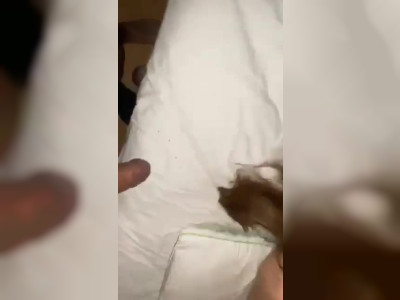 Cette jeune latine adore se faire baiser la bouche