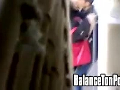Une musulmane se fait enculer en pleine rue