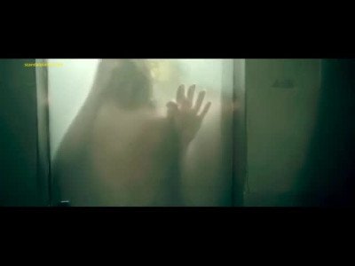 Ana De Armas nue dans le film Knock Knock
