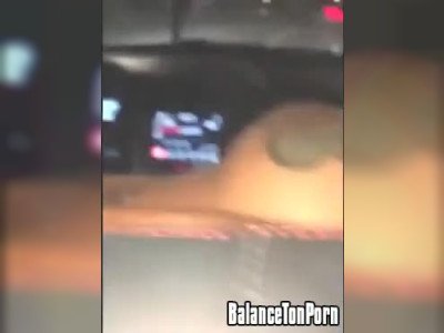 Il filme son pote qui se fait sucer au volant
